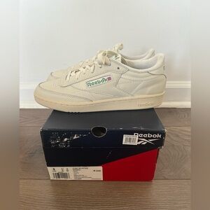 New Reebok Women’s Club C 85 Vintage Sneakers in Chalk/Alabaster/Glen Green